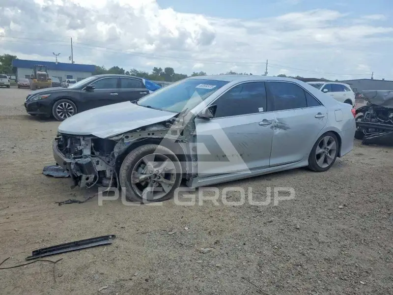 2014 Toyota CAMRY фото