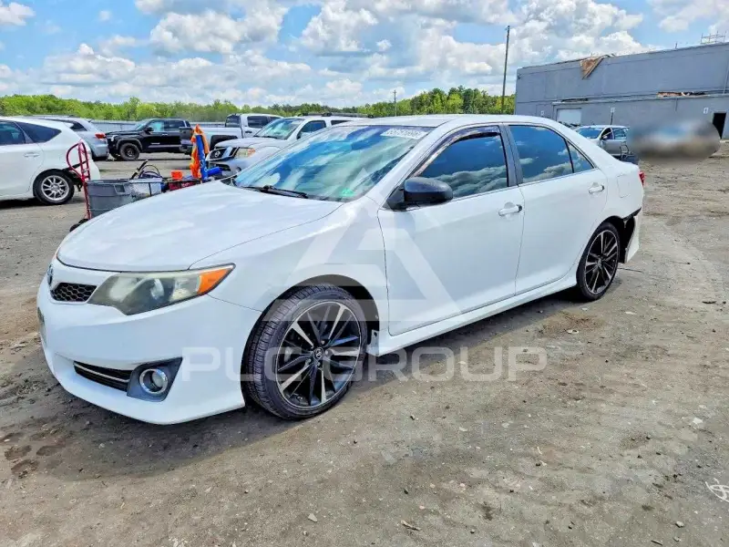 2014 Toyota CAMRY фото