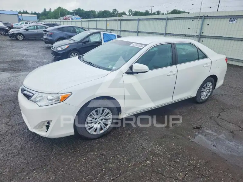 2014 Toyota CAMRY фото