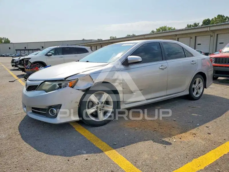 2014 Toyota CAMRY фото