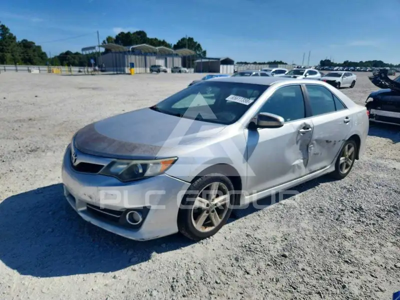 2014 Toyota CAMRY фото