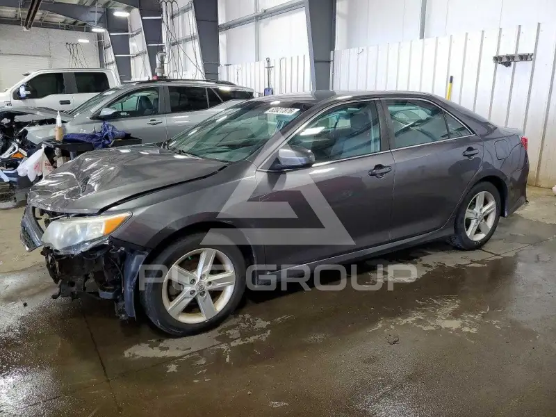 2014 Toyota CAMRY фото