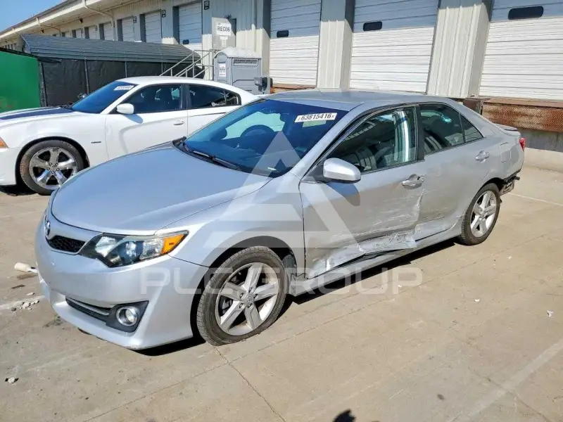 2014 Toyota CAMRY фото