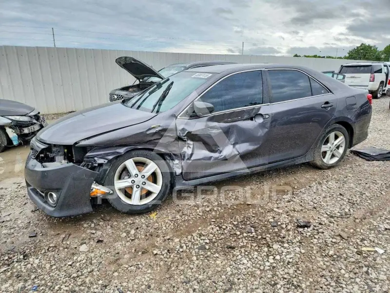 2014 Toyota CAMRY фото