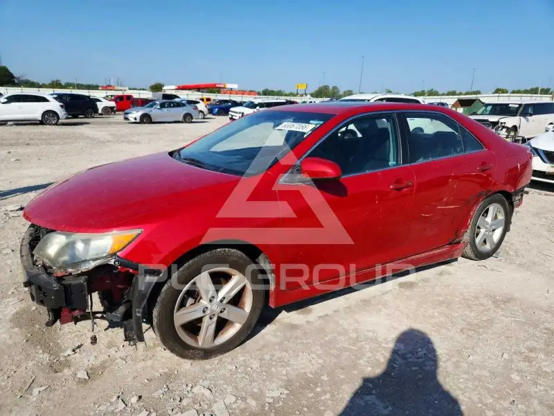 2014 Toyota CAMRY фото