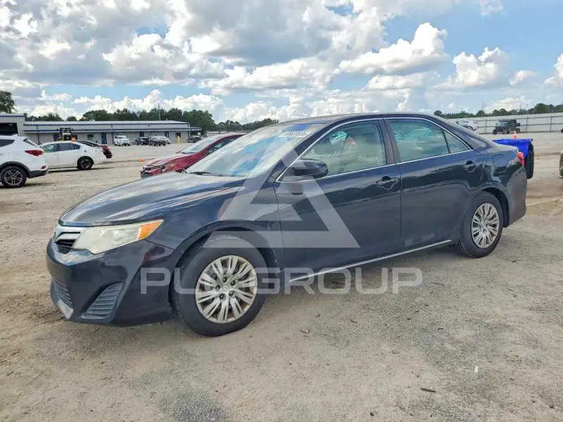 2014 Toyota CAMRY photo