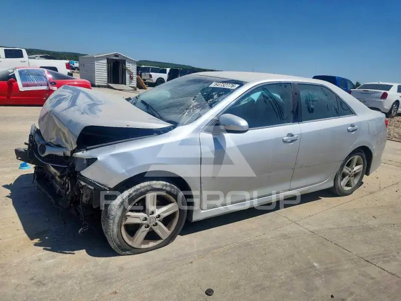 2014 Toyota CAMRY фото