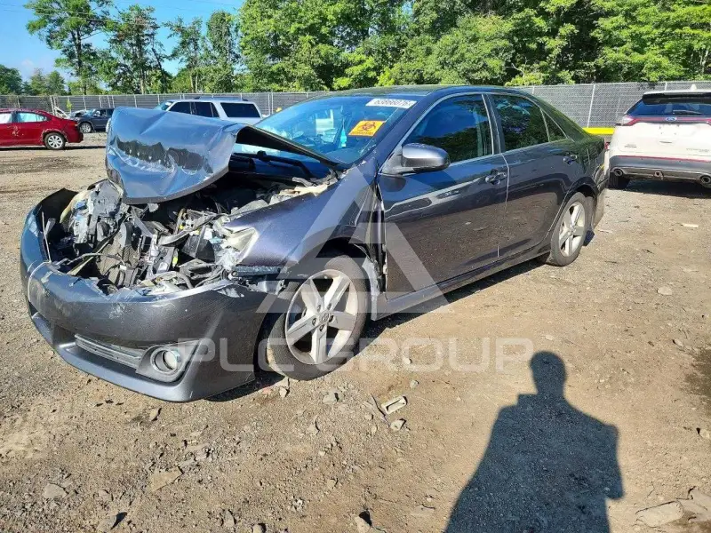 2014 Toyota CAMRY фото