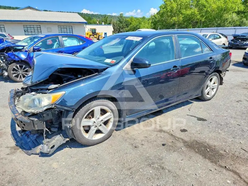 2014 Toyota CAMRY фото