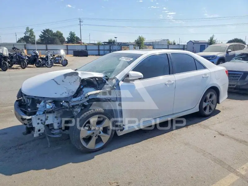 2014 Toyota CAMRY фото