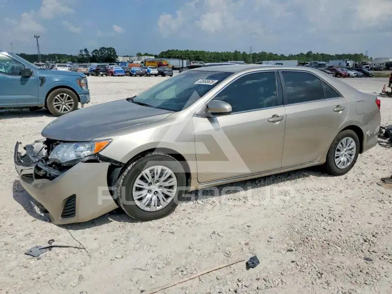 2014 Toyota CAMRY photo