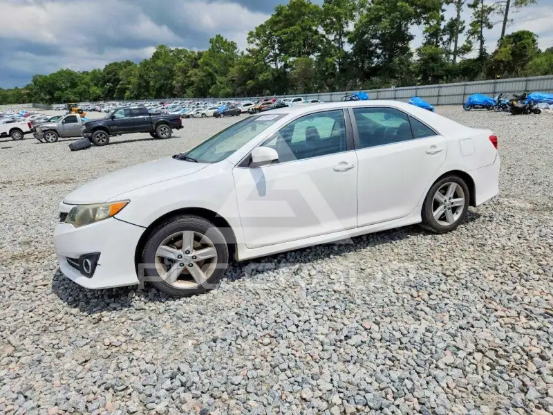 2014 Toyota CAMRY фото