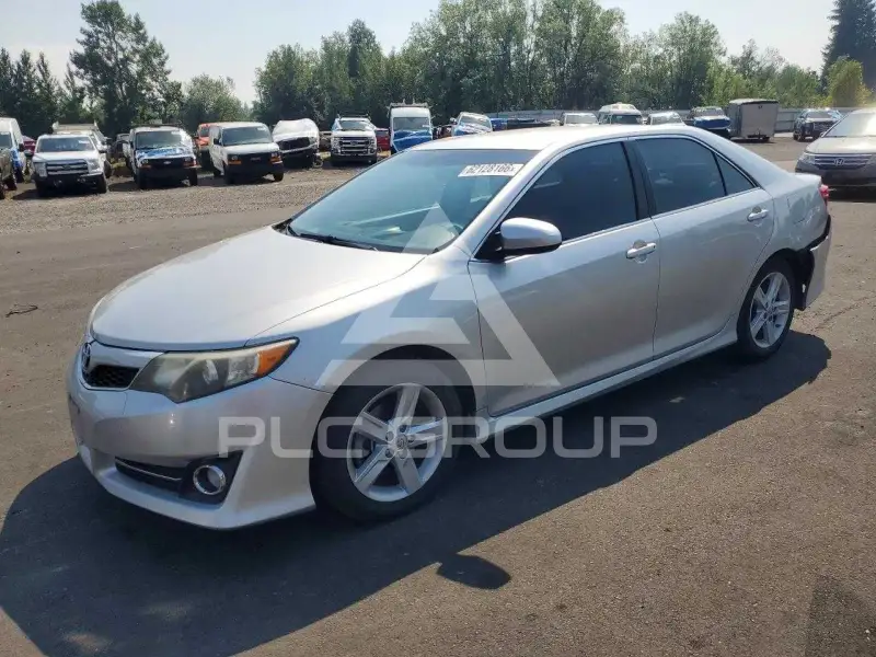 2014 Toyota CAMRY фото