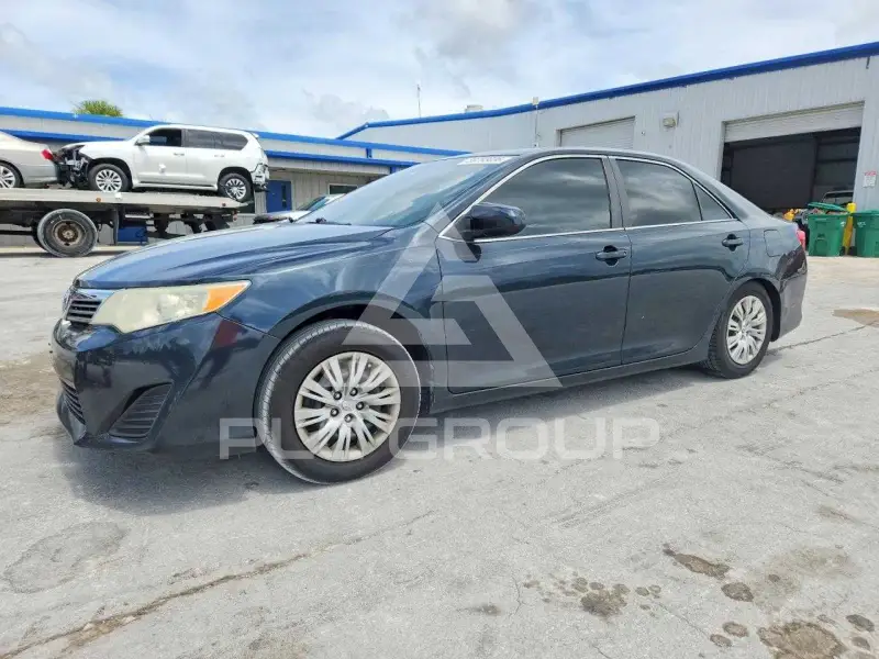 2014 Toyota CAMRY фото