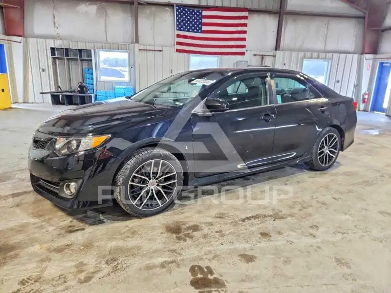 2014 Toyota CAMRY фото