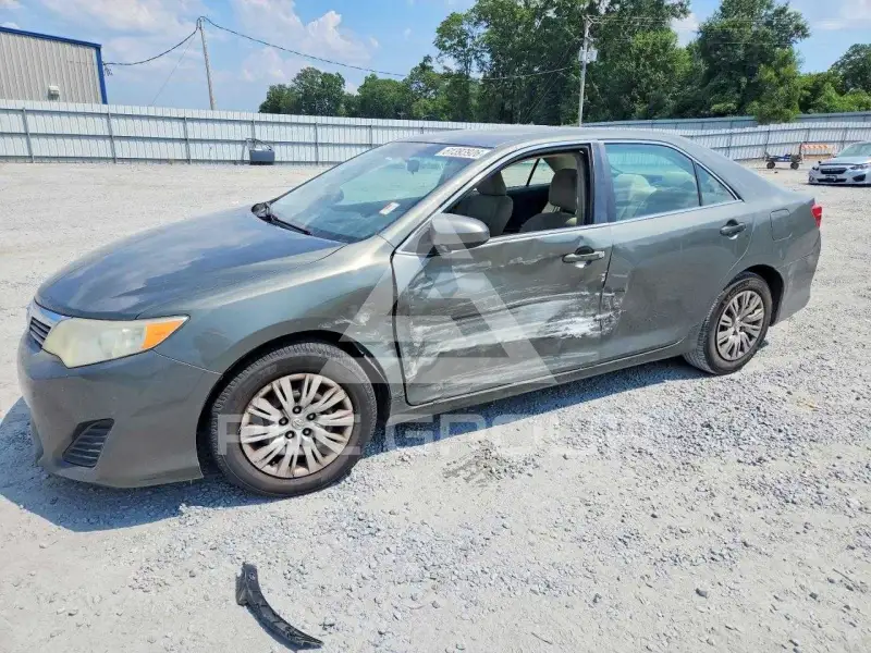 2014 Toyota CAMRY photo