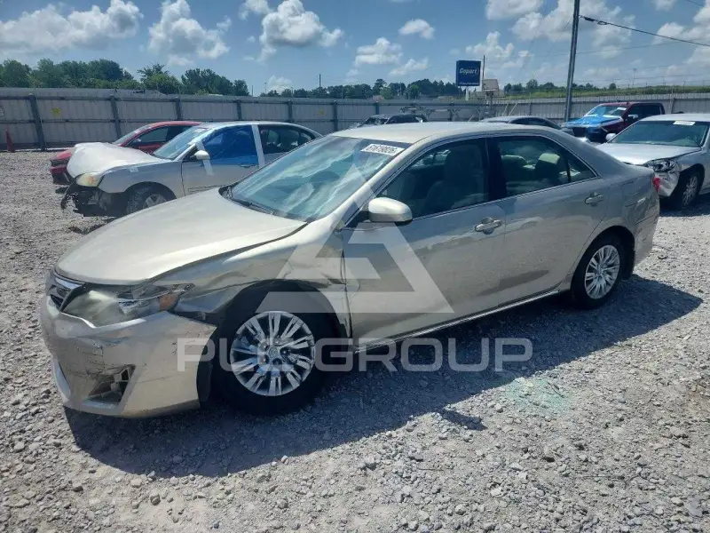 2014 Toyota CAMRY фото