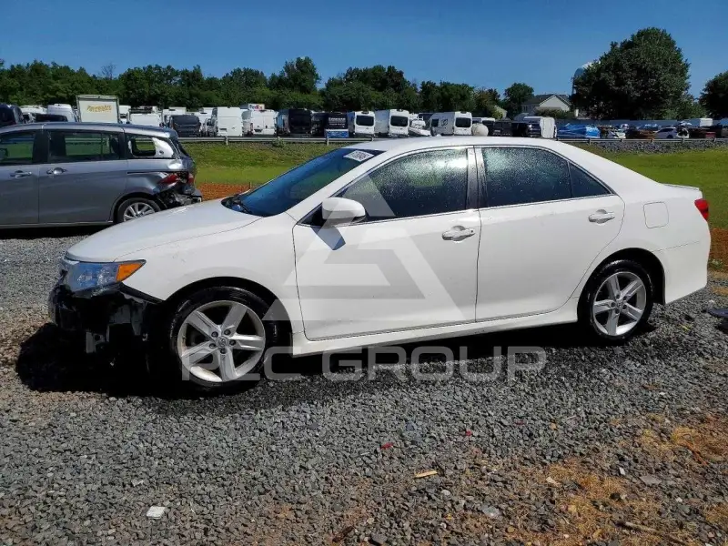 2014 Toyota CAMRY фото