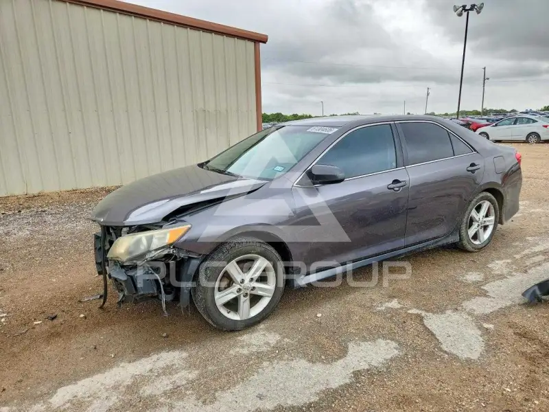 2014 Toyota CAMRY фото