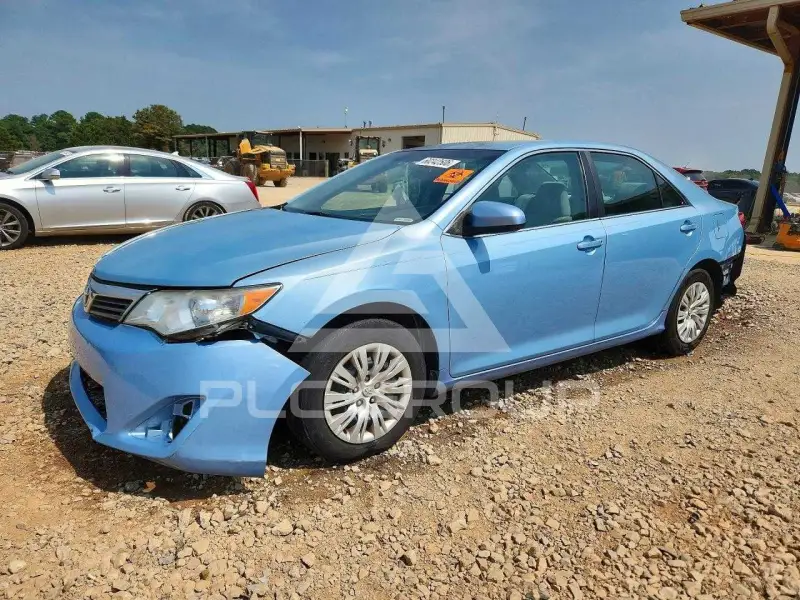2014 Toyota CAMRY фото