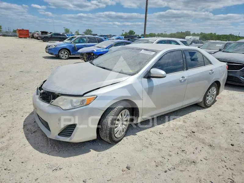 2014 Toyota CAMRY фото
