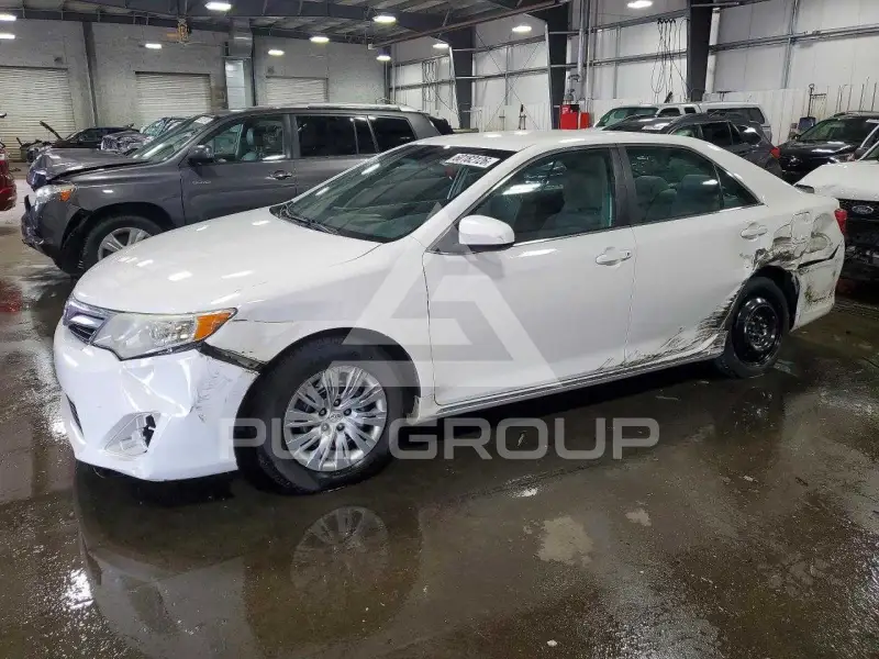 2014 Toyota CAMRY фото