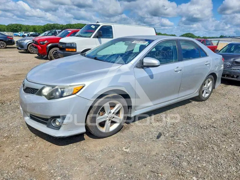 2014 Toyota CAMRY фото