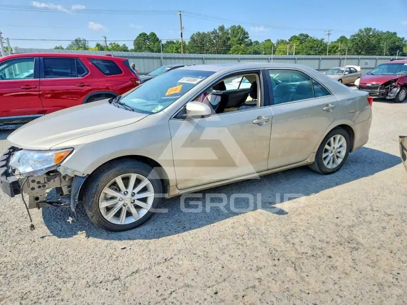 2014 Toyota CAMRY photo