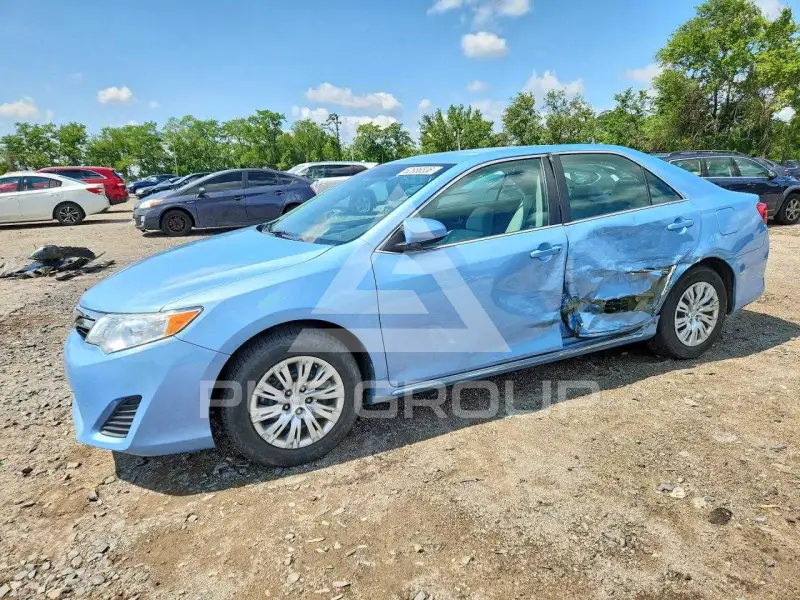 2014 Toyota CAMRY фото