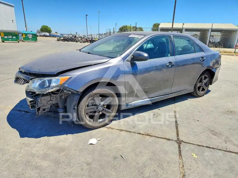 2014 Toyota CAMRY photo