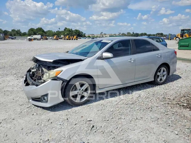 2014 Toyota CAMRY фото