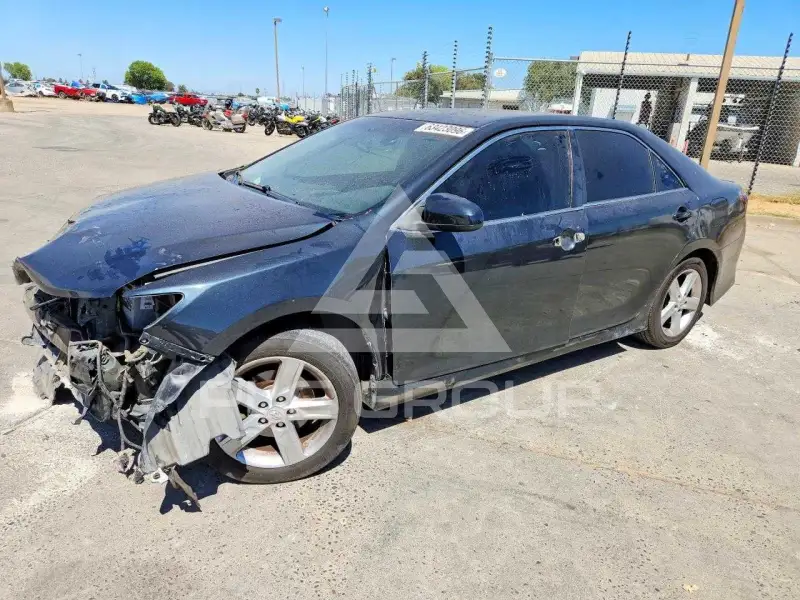 2014 Toyota CAMRY фото