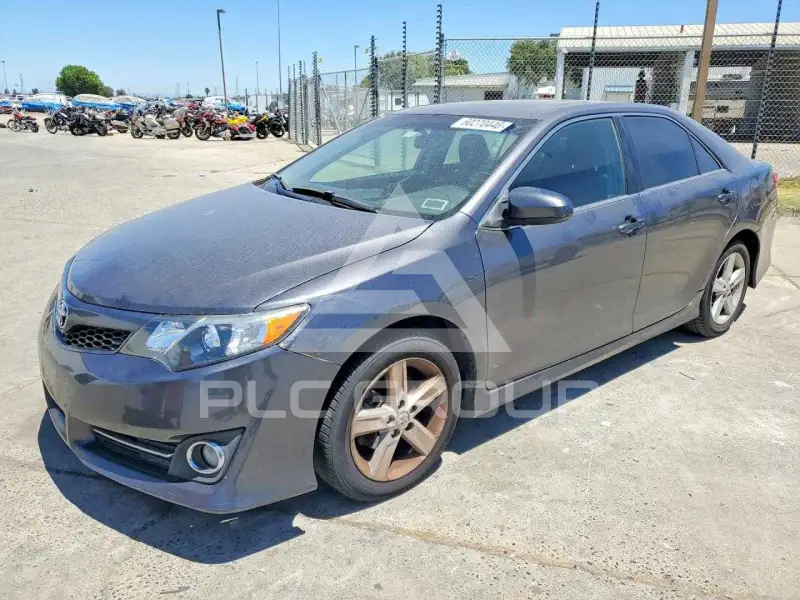 2014 Toyota CAMRY фото
