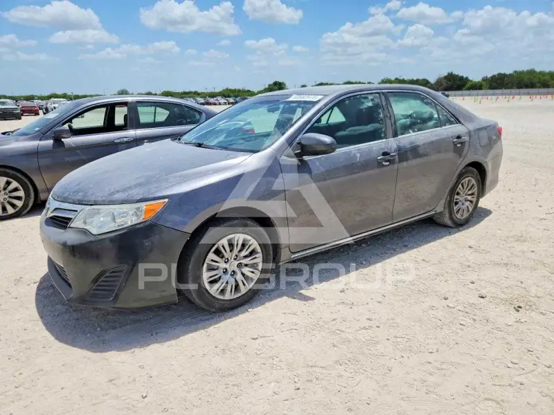 2014 Toyota CAMRY фото