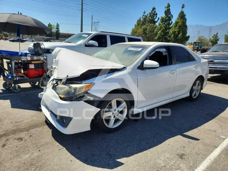 2014 Toyota CAMRY фото