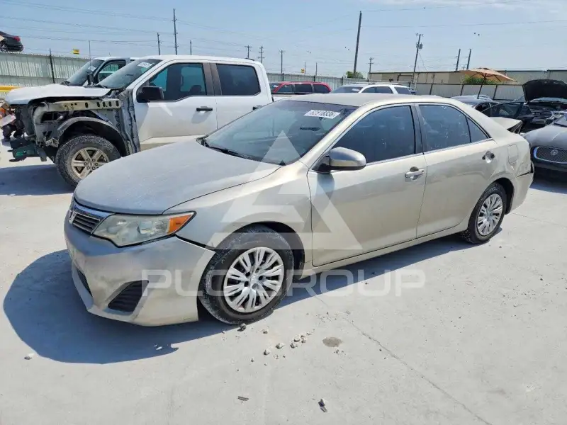 2014 Toyota CAMRY photo