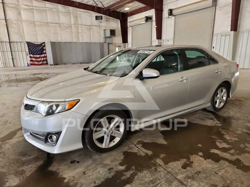 2014 Toyota CAMRY фото