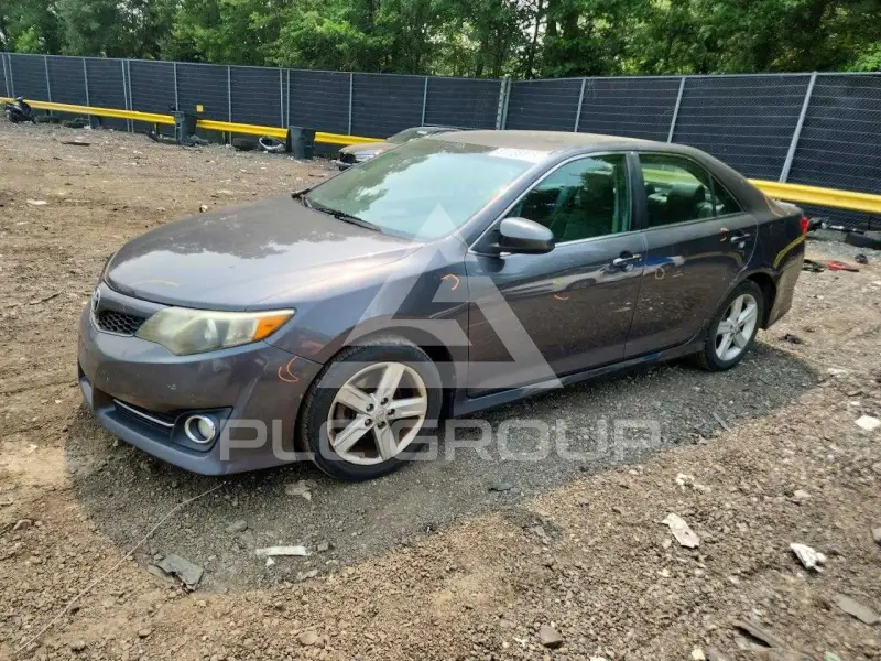 2014 Toyota CAMRY photo