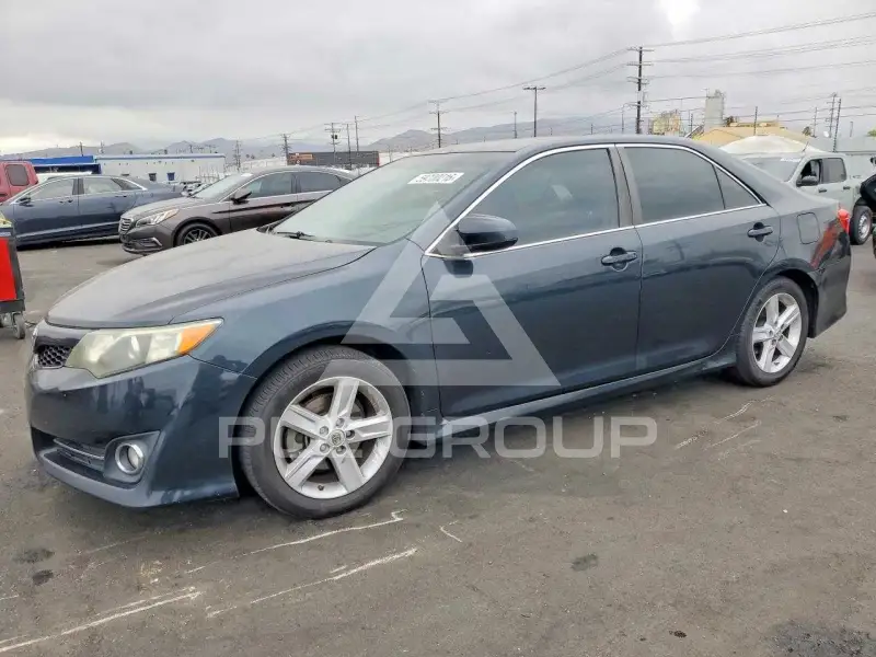 2014 Toyota CAMRY фото