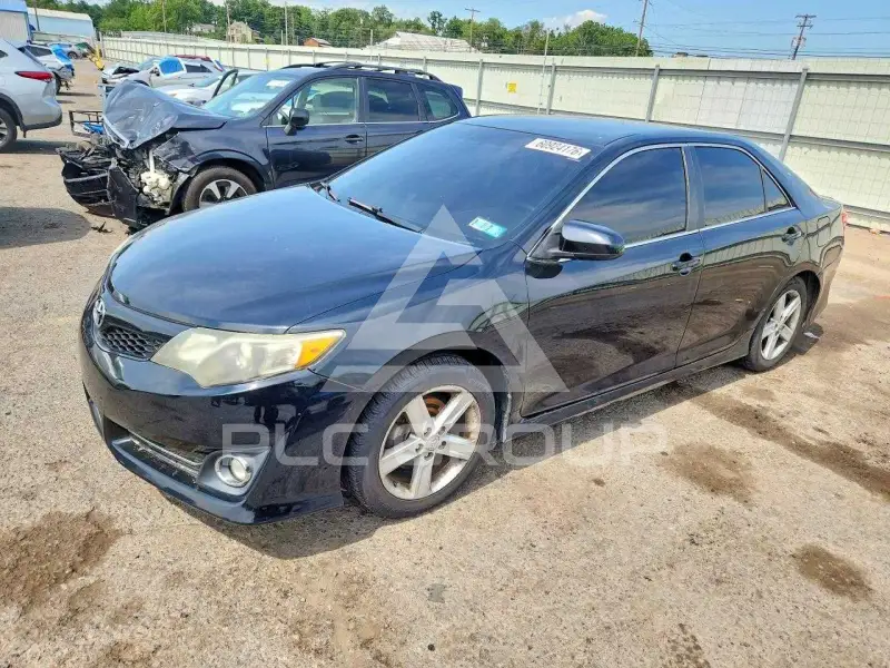 2014 Toyota CAMRY фото