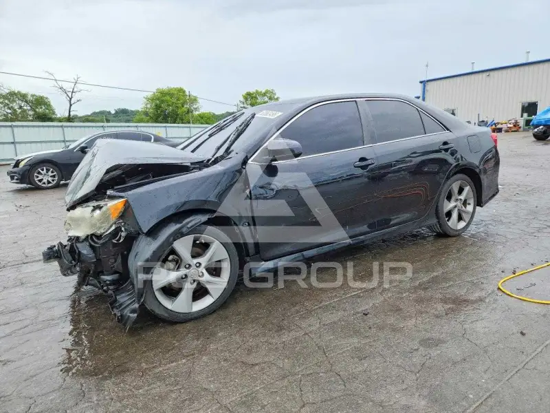 2014 Toyota CAMRY фото