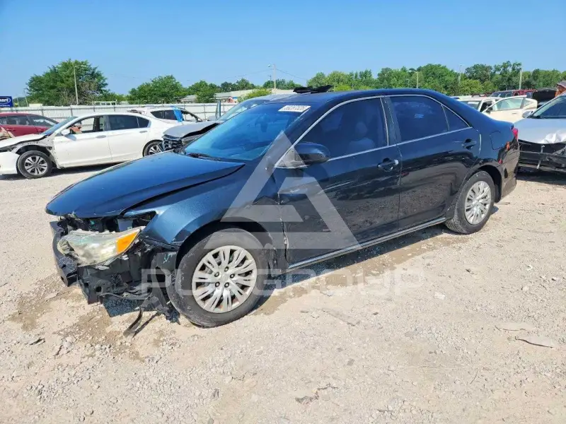 2014 Toyota CAMRY photo