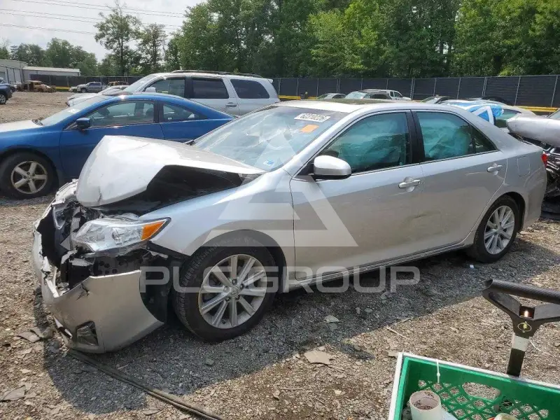 2014 Toyota CAMRY фото