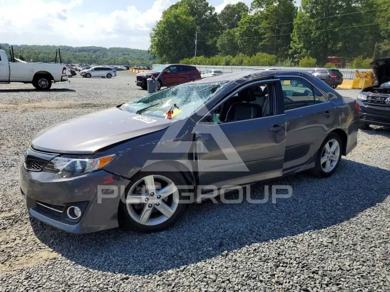 2014 Toyota CAMRY фото