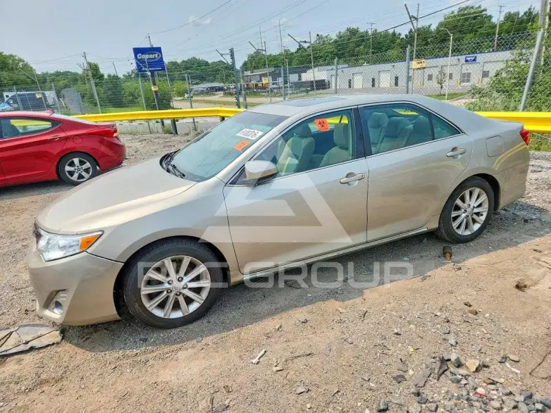 2014 Toyota CAMRY photo