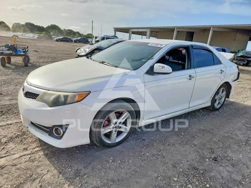 2014 Toyota CAMRY фото