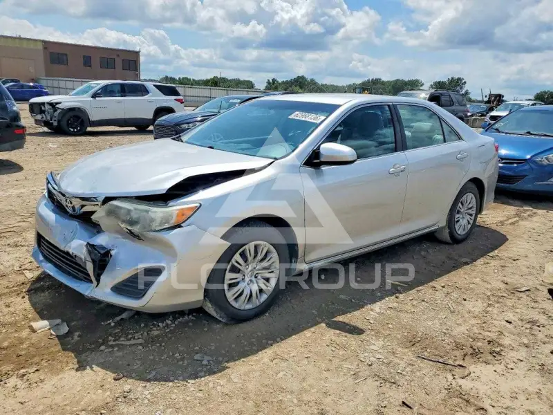 2014 Toyota CAMRY фото