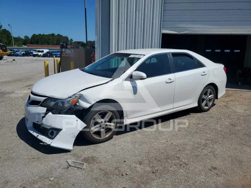 2014 Toyota CAMRY фото