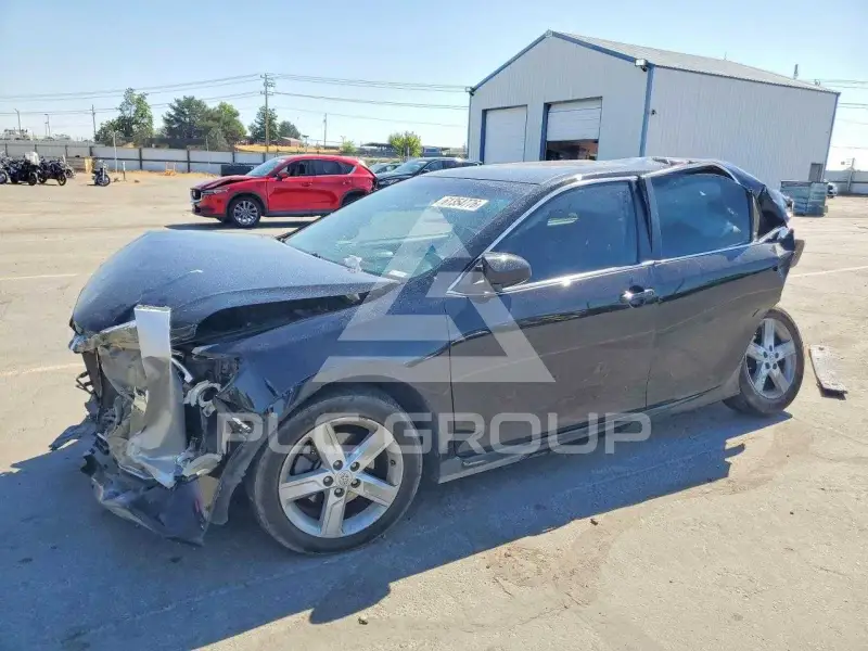 2014 Toyota CAMRY фото
