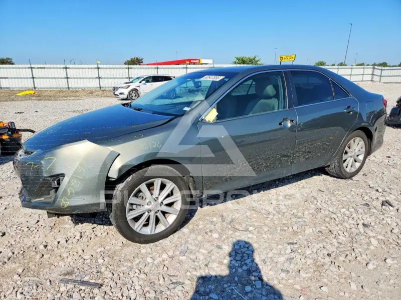 2014 Toyota CAMRY фото